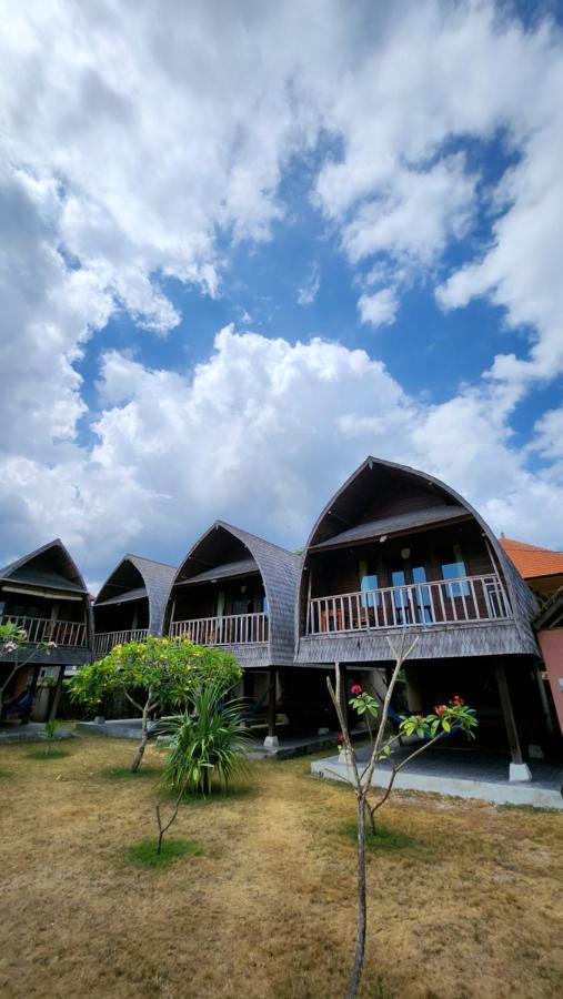 Suka Beach Bungalow Hotel Lembongan Exterior photo