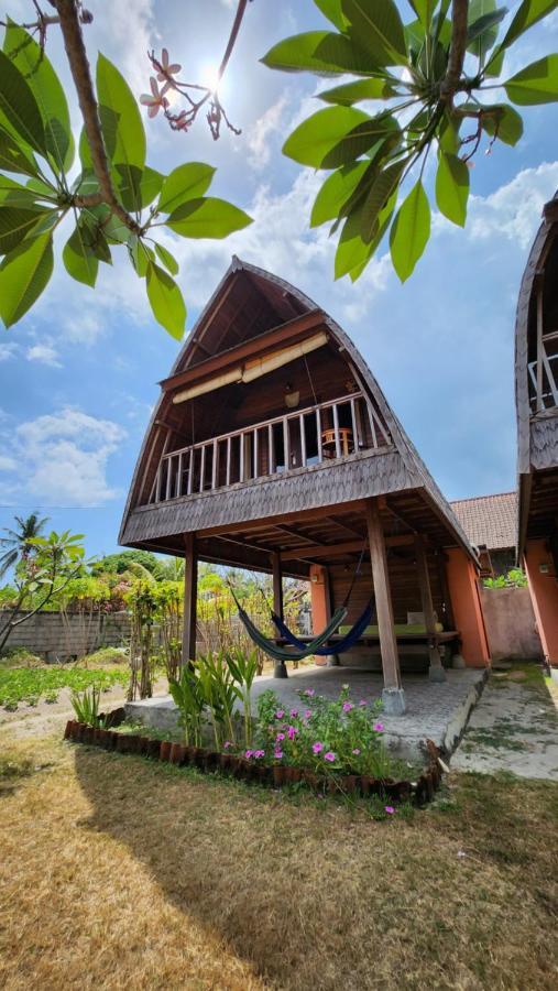 Suka Beach Bungalow Hotel Lembongan Exterior photo